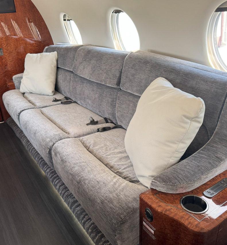 2007 Gulfstream G200 Photo 2