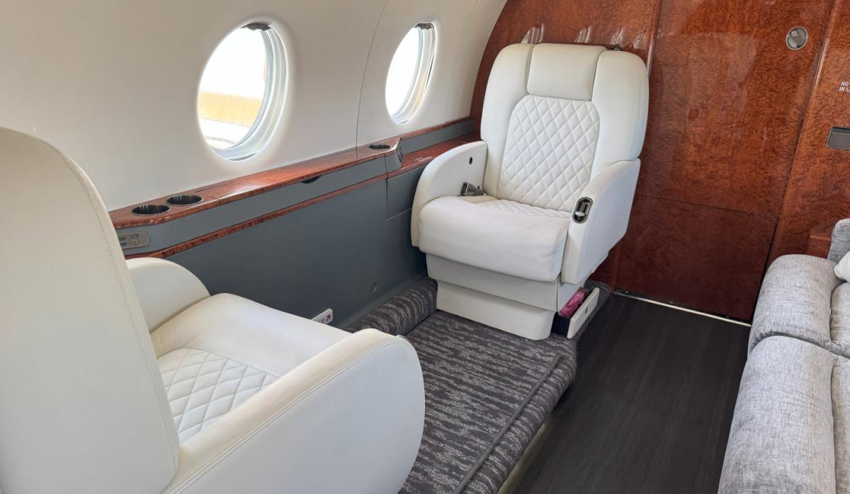 2007 Gulfstream G200 Photo 3