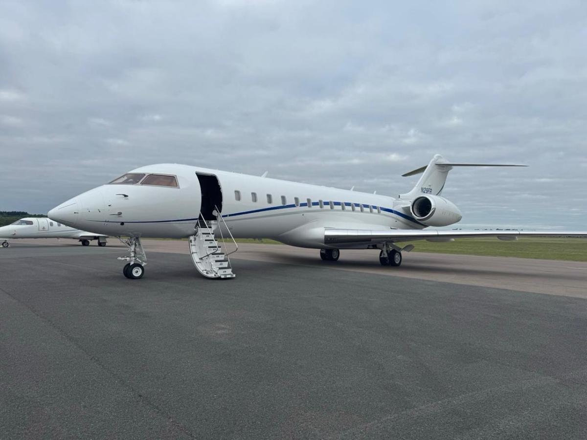 2002 Bombardier Global Express Photo 2