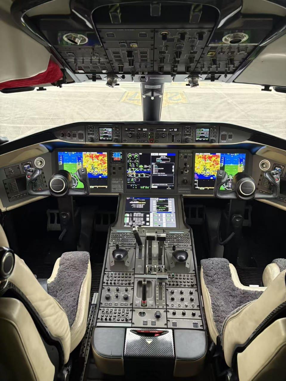 2019 Bombardier Global 6500 Photo 2