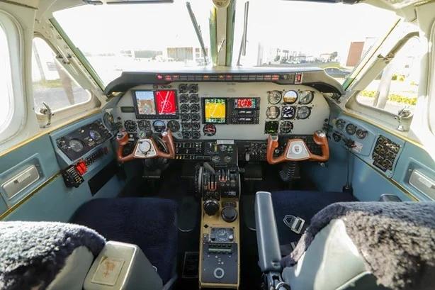 1972 BEECHCRAFT KING AIR C90 Photo 4