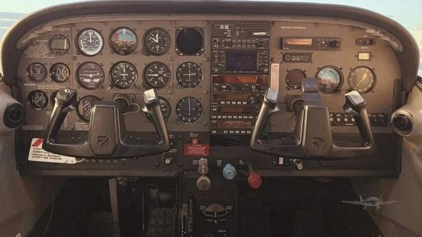 1998 CESSNA 182S SKYLANE Photo 3