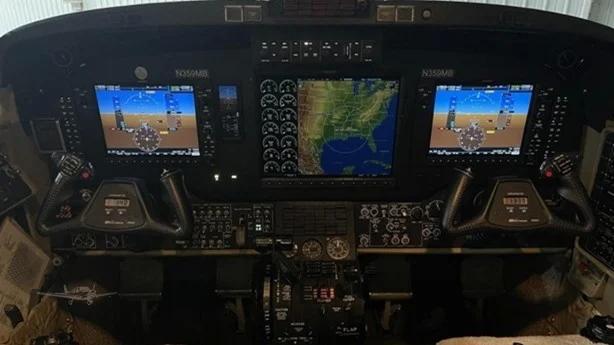 2003 BEECHCRAFT KING AIR 350 Photo 3