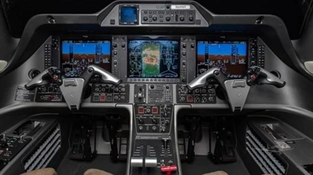 2014 EMBRAER PHENOM 100E Photo 4