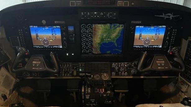 2006 BEECHCRAFT KING AIR 350 Photo 3