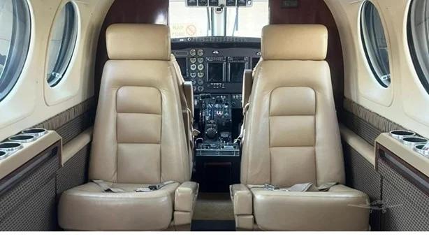 1996 BEECHCRAFT KING AIR C90B Photo 3