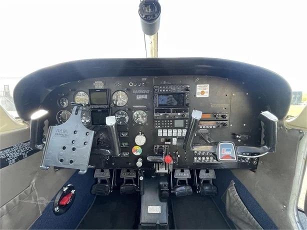 1989 PIPER CADET Photo 4
