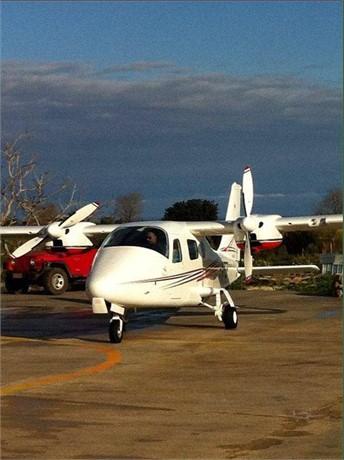 2009 TECNAM P2006T Photo 2
