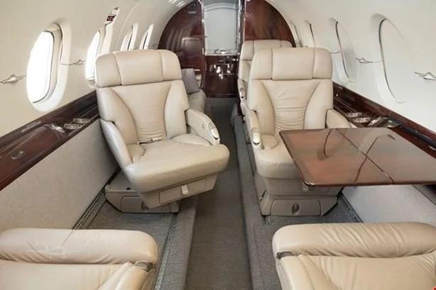 2002 HAWKER 800XP Photo 2