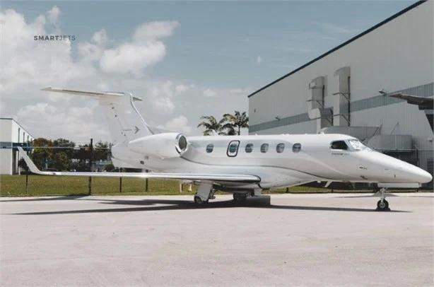 2020 EMBRAER PHENOM 300E Photo 2