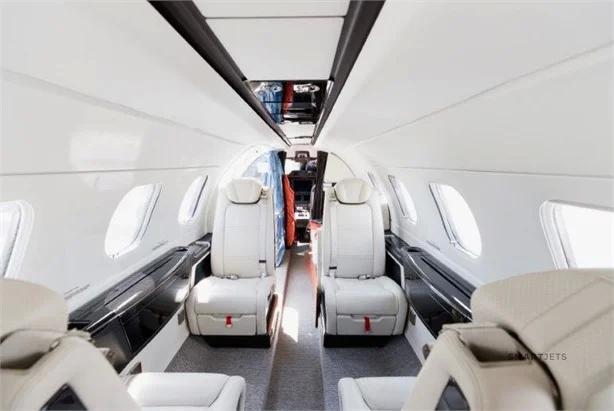 2020 EMBRAER PHENOM 300E Photo 4
