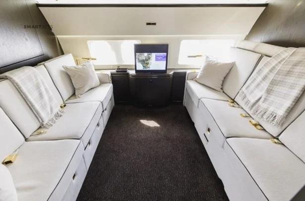 1998 BOEING BBJ Photo 5