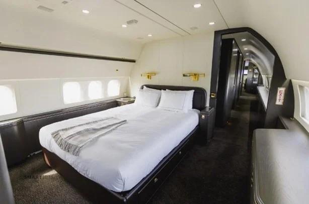 1998 BOEING BBJ Photo 6