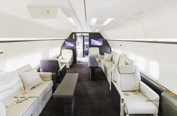 1998 BOEING BBJ Photo 2