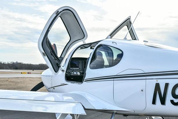 2013 CIRRUS SR20-G3 Photo 5
