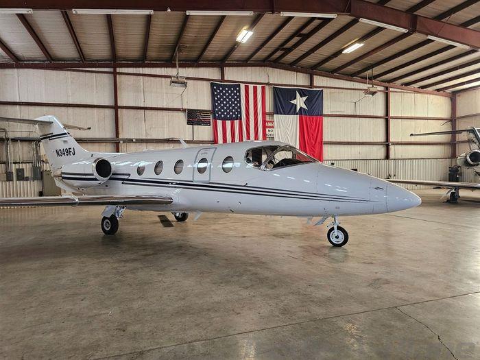 2003 BEECHCRAFT BEECHJET 400A Photo 2