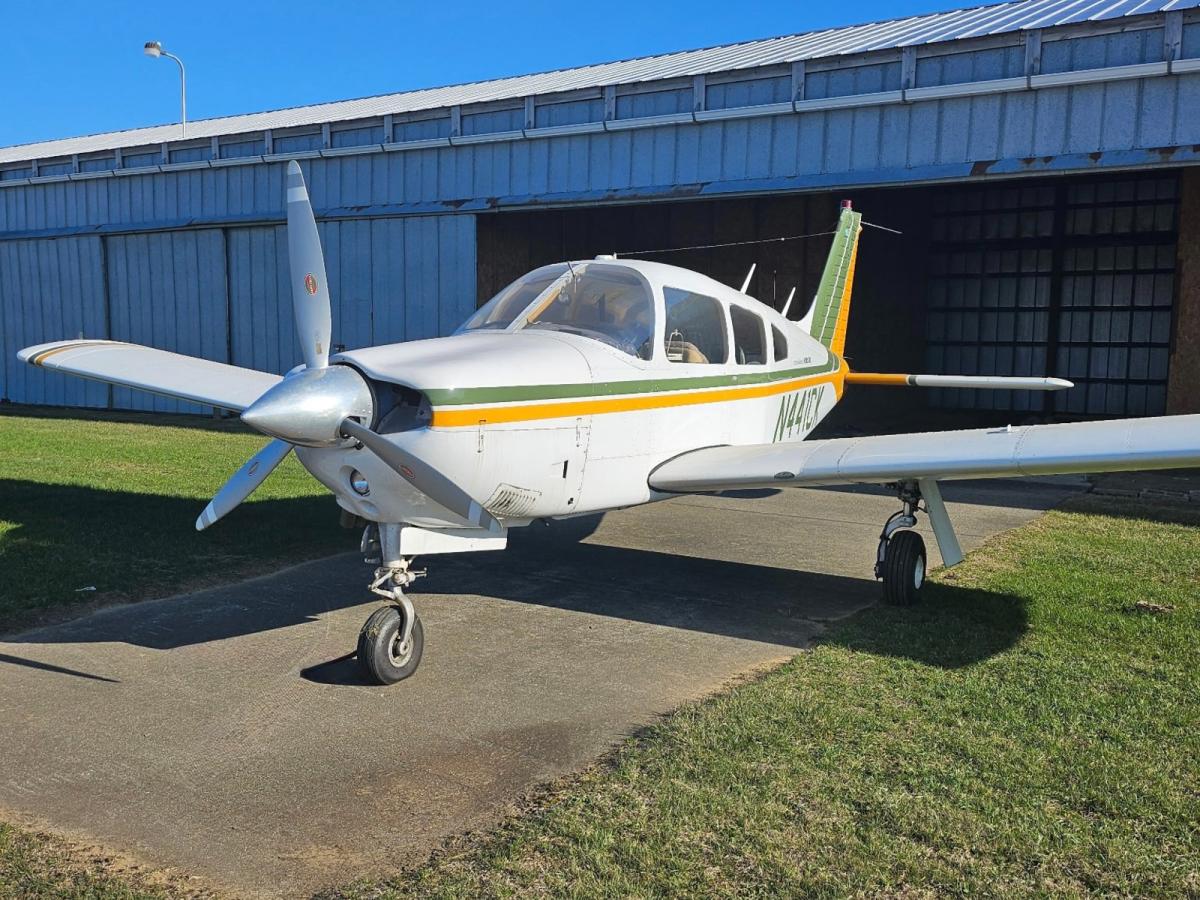 1975 Piper PA-28R-200 Arrow Photo 2