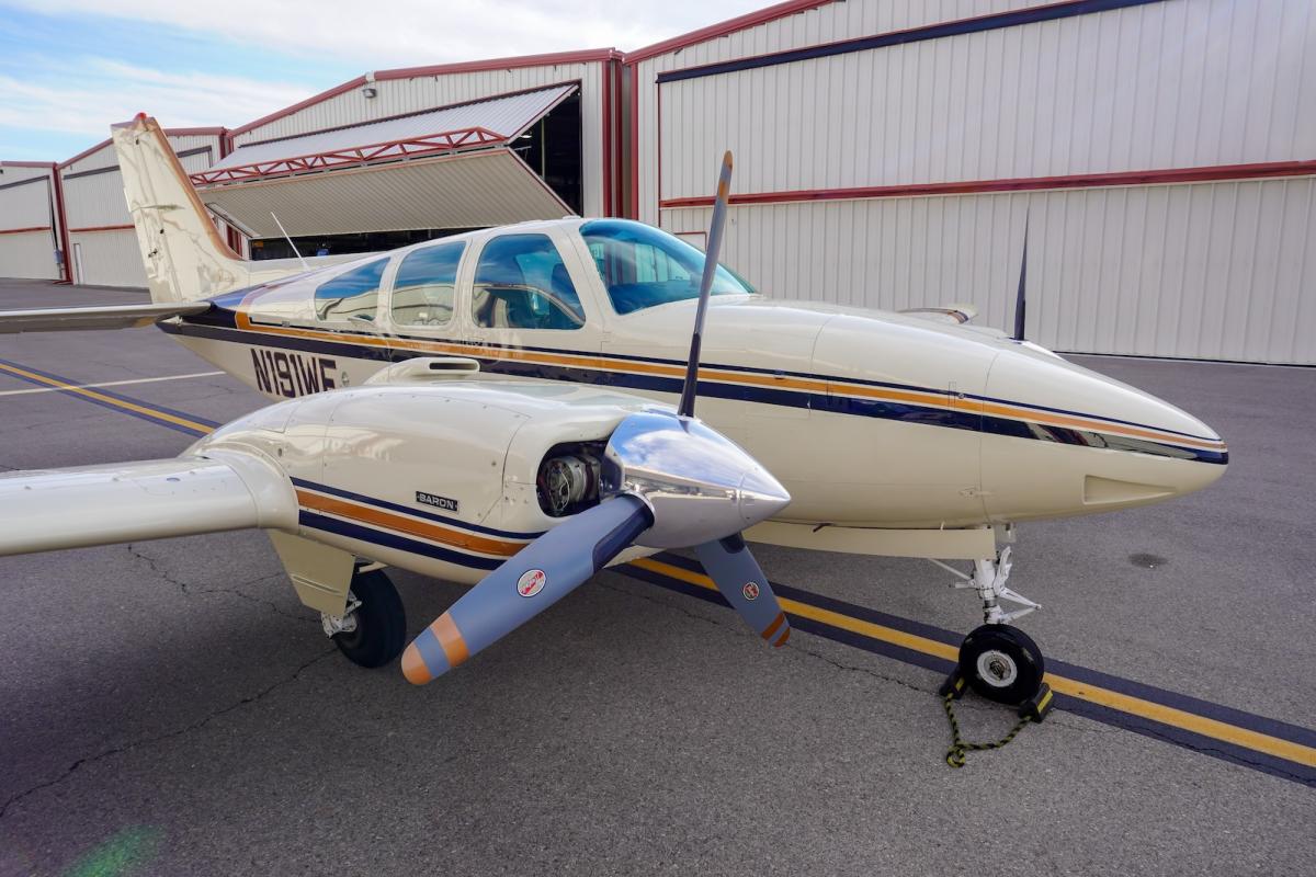 1975 Beechcraft E-55 Baron Photo 2