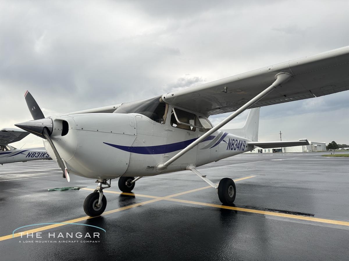 2011 Cessna 172S - The Hangar Photo 2