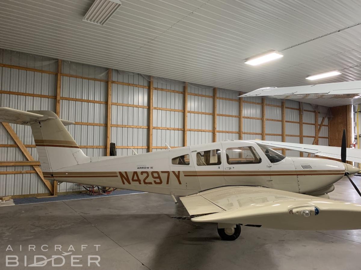 1983 Piper PA-28RT-201T Turbo Arrow IV Photo 2
