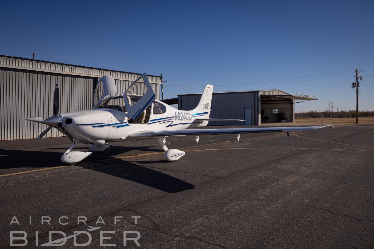 2002 Cirrus SR22 Photo 2