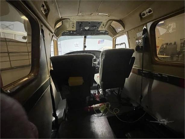 1962 COMMANDER 680F Photo 5