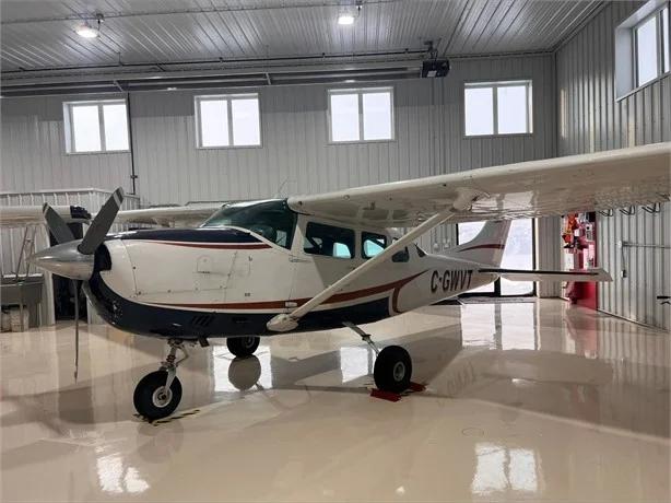 1975 CESSNA U206F STATIONAIR Photo 2