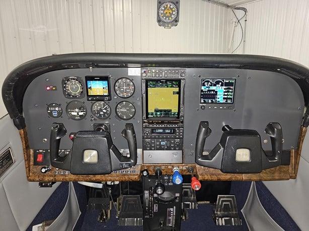 1977 CESSNA 182Q SKYLANE Photo 3