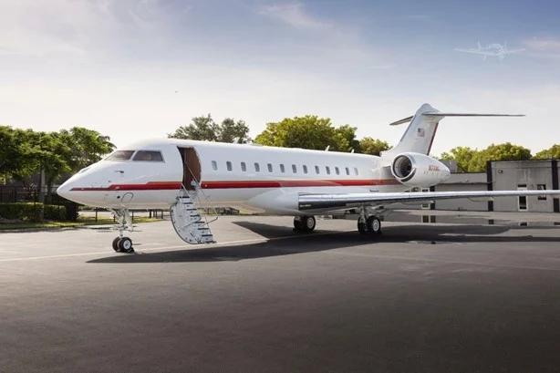 2017 BOMBARDIER GLOBAL 6000 Photo 2