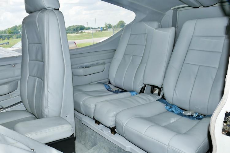 1976 Rockwell Commander 114 Photo 6