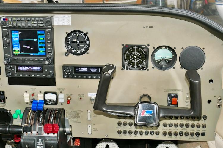 1979 Piper PA-34-220T Seneca II/III Photo 5