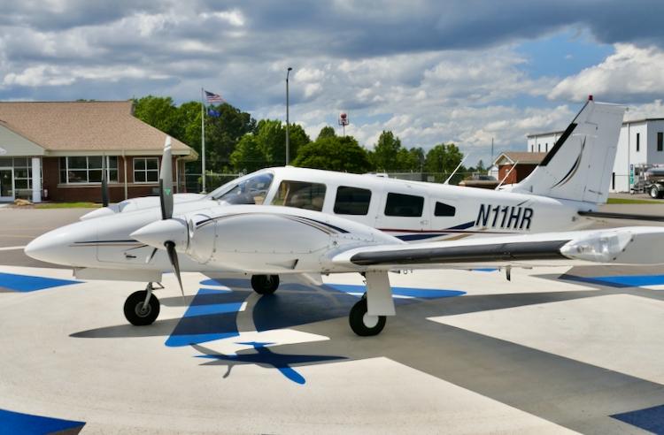 1979 Piper PA-34-220T Seneca II/III Photo 6