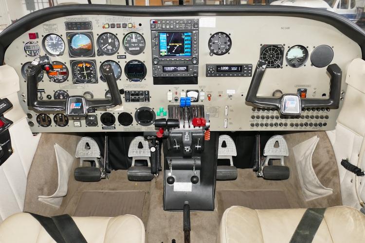 1979 Piper PA-34-220T Seneca II/III Photo 2