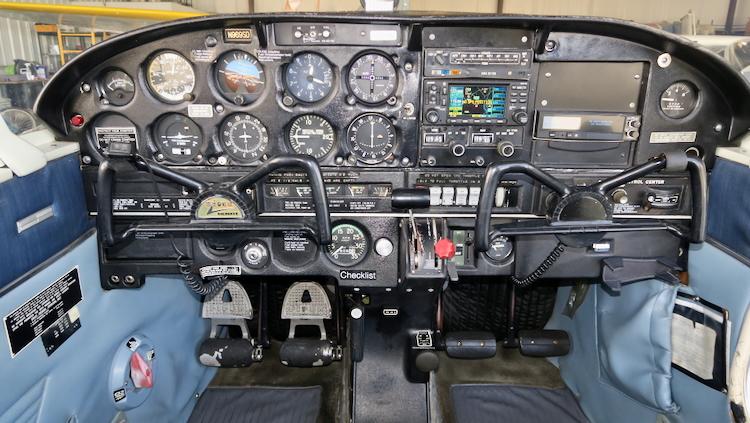 1972 Piper PA-28-140 Cherokee 140E Photo 2