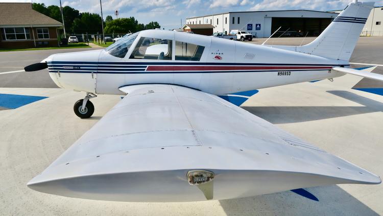 1972 Piper PA-28-140 Cherokee 140E Photo 6