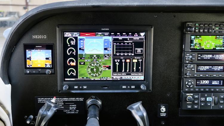 1971 Cessna 177RG Cardinal RG Photo 2