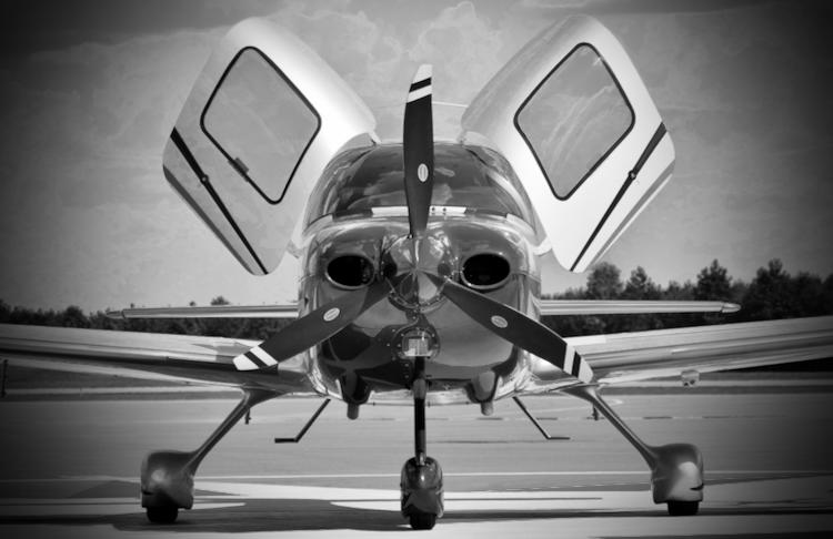 2016 Cirrus SR22-G5 GTS Photo 2