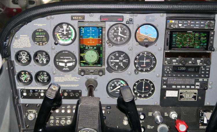 2002 Cessna 172SP Skyhawk Photo 5