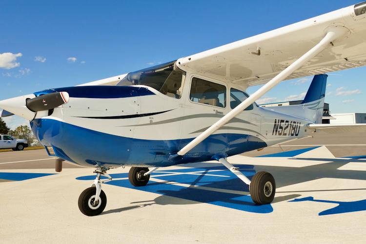 2002 Cessna 172SP Skyhawk Photo 3