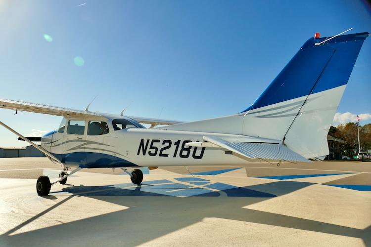 2002 Cessna 172SP Skyhawk Photo 6