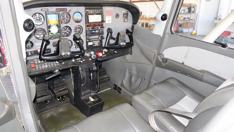 2002 Cessna 172SP Skyhawk Photo 3