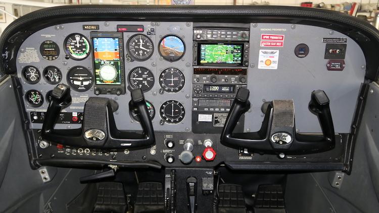 2002 Cessna 172SP Skyhawk Photo 4