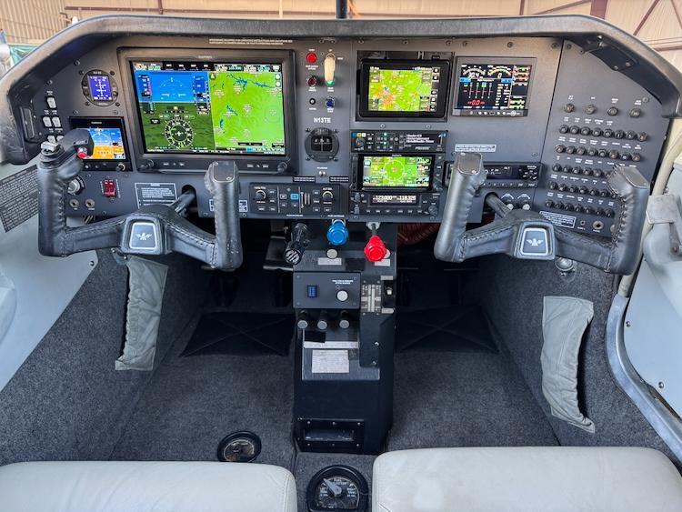 1978 Mooney M20J Photo 3