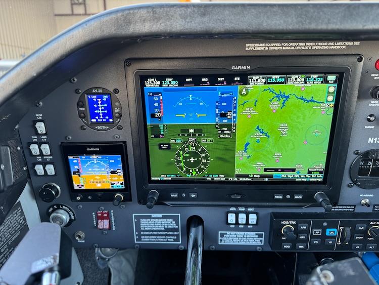 1978 Mooney M20J Photo 2