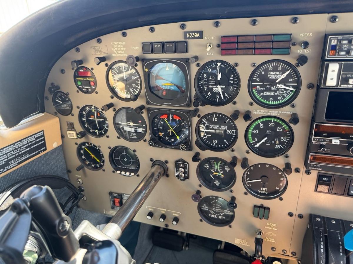 1996 Piper PA-32R-301 Saratoga HP Photo 5