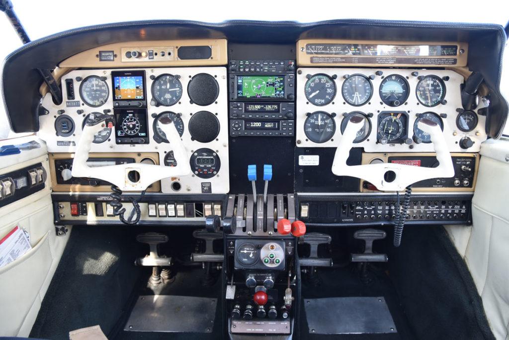 1978 Piper Aztec F Photo 6