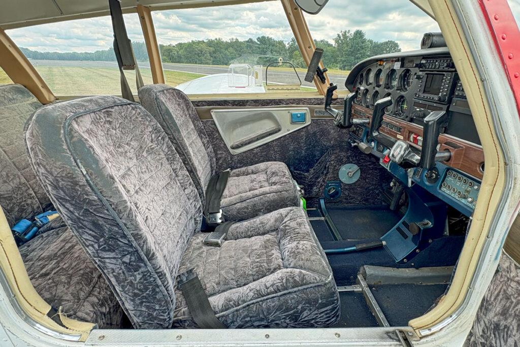 1968 Piper PA-28-180D Cherokee Photo 6