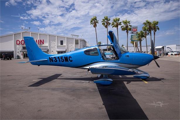 2017 CIRRUS SR22-G6 TURBO Photo 2