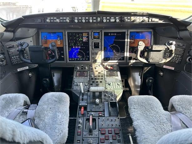 2004 BOMBARDIER CHALLENGER 300 Photo 2