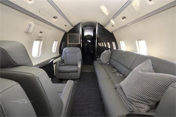 2004 BOMBARDIER CHALLENGER 300 Photo 6